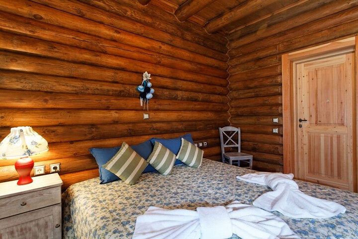 Room 13 of 44