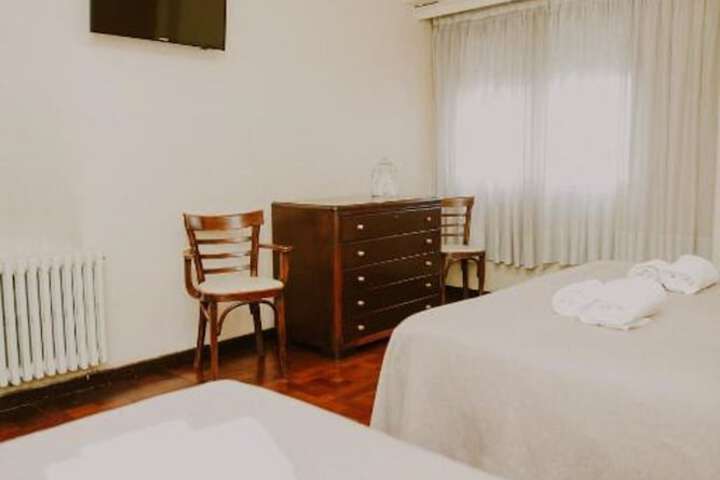 Room 13 of 34