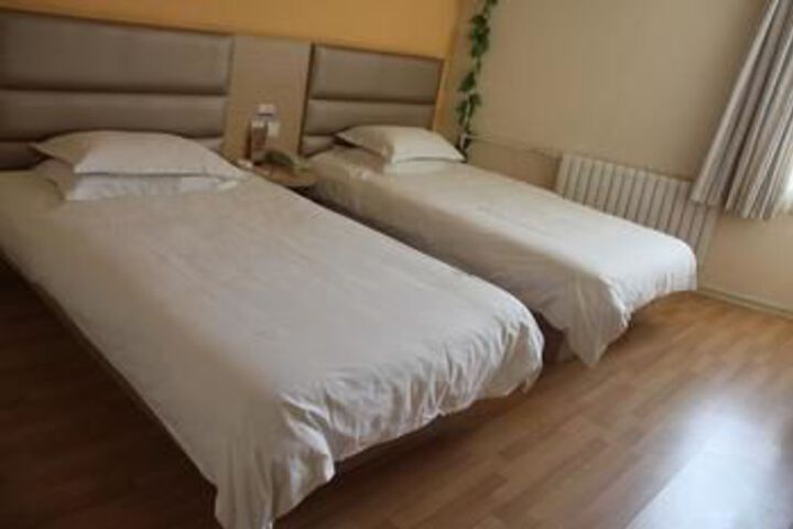 Room 28 of 67