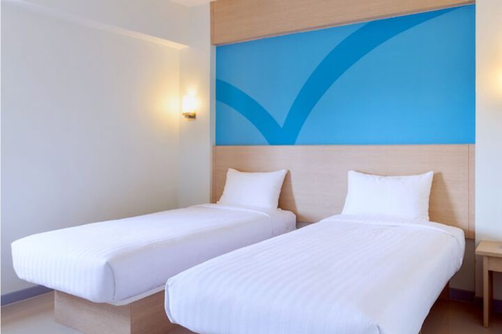 Room 17 of 28