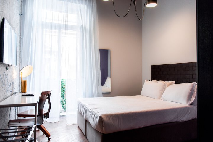 Room 105 of 188