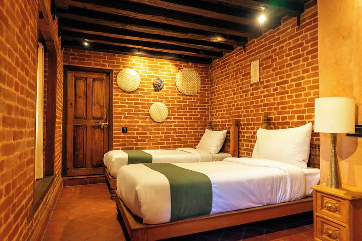 Room 5 of 35