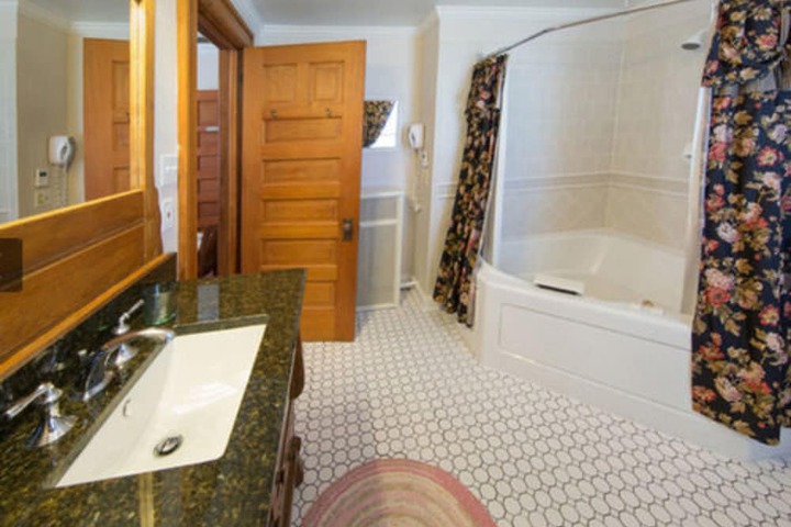Room 16 of 30