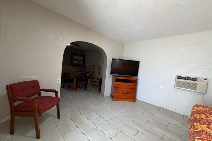 Room 5 of 123