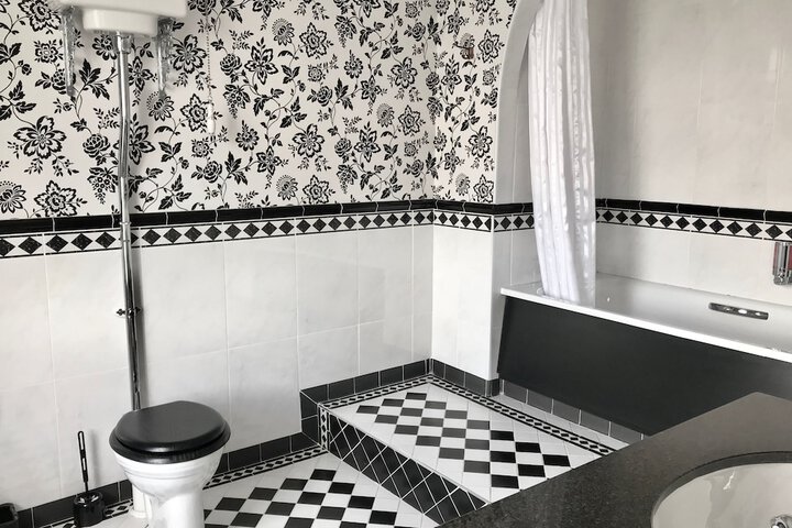 Room 17 of 47