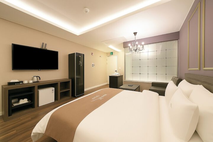 Room 29 of 85
