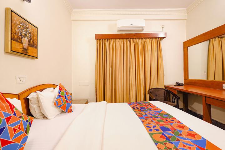Room 10 of 30