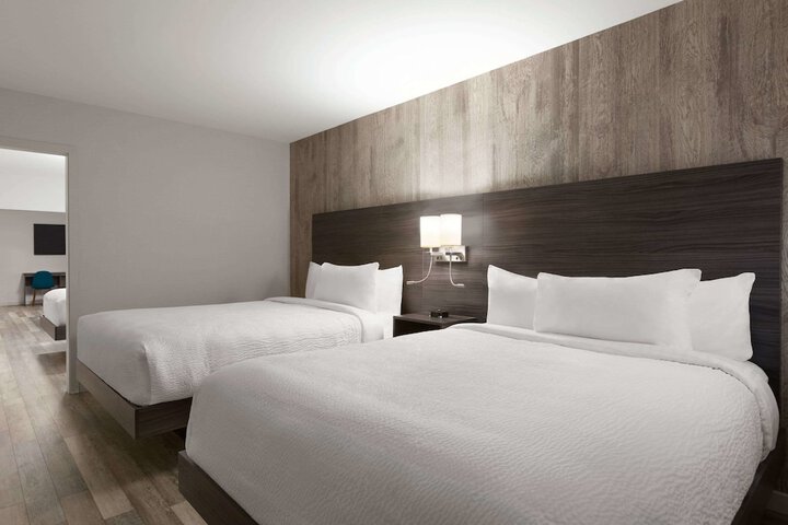 Room 10 of 42