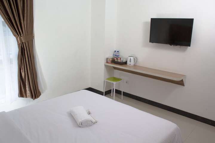 Room 12 of 25