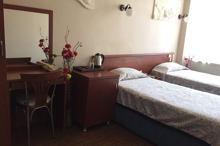 Room 8 of 36