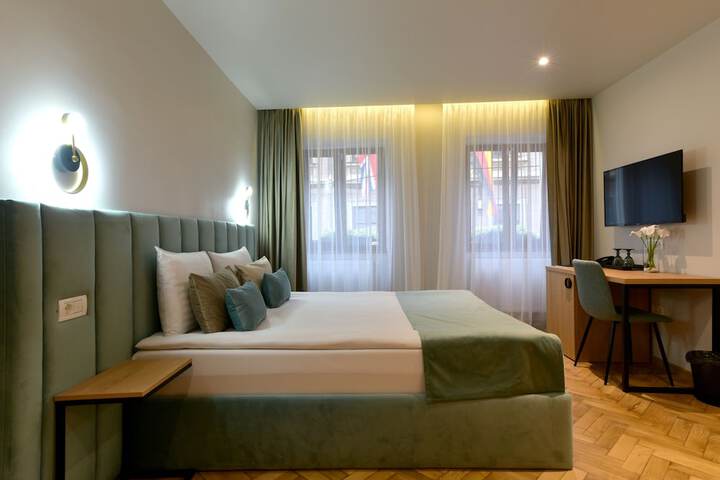 Room 10 of 48