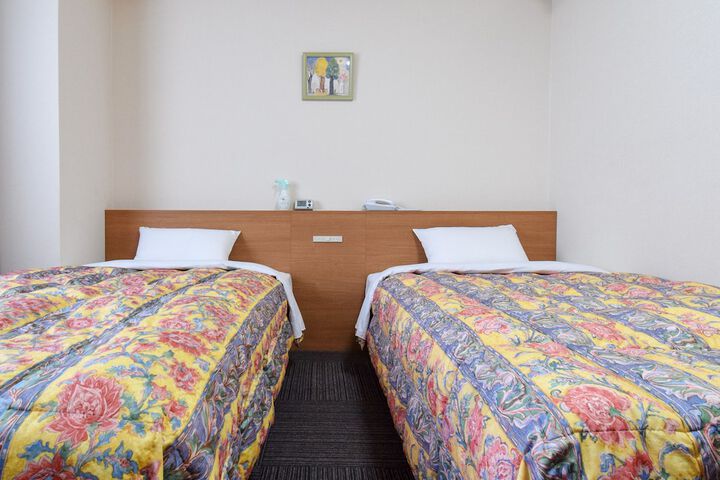Room 18 of 105