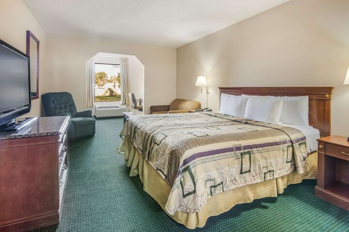 Room 15 of 36