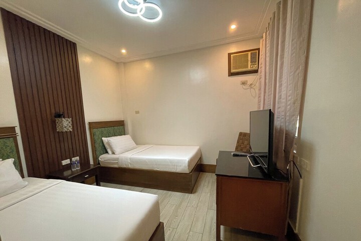 Room 32 of 70