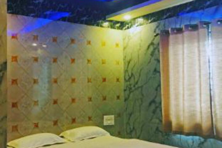 Room 5 of 5
