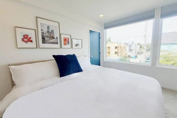 Exterior of Casper King Bed w / Private office & Rooftop Deck