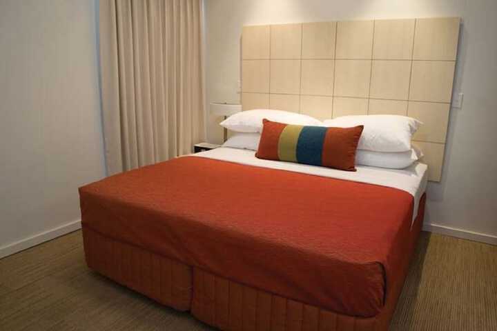 Room 3 of 28