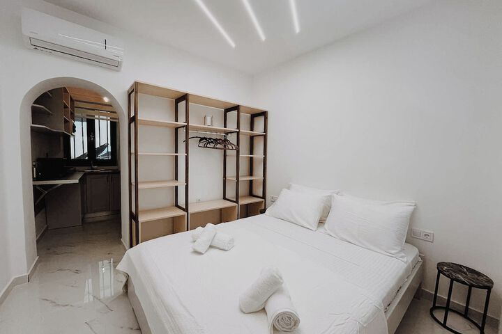 Room 3 of 13