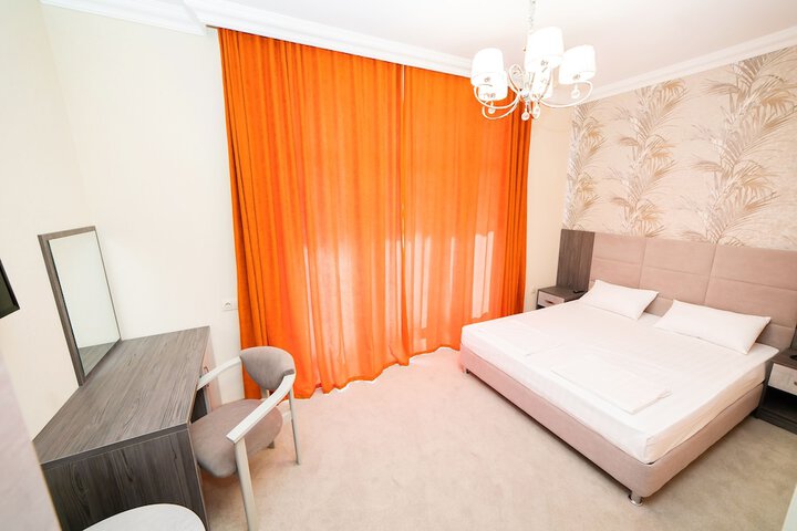 Room 15 of 29