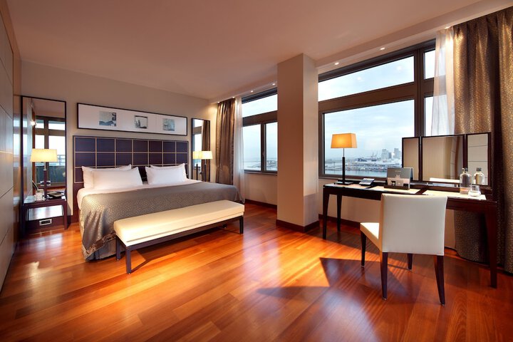 Room 27 of 156