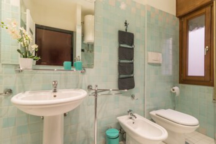 Room 3 of 41