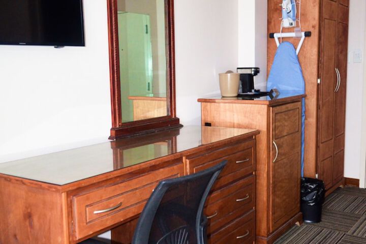 Room 5 of 75