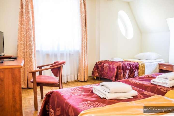 Room 4 of 49