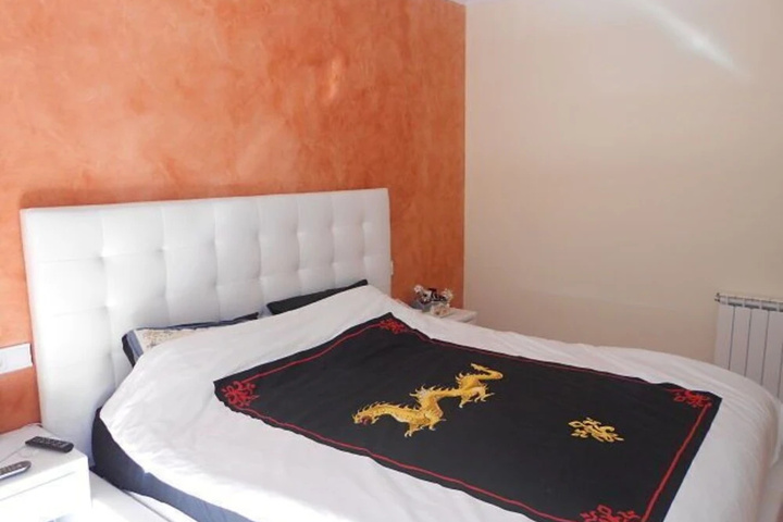 Room 4 of 14