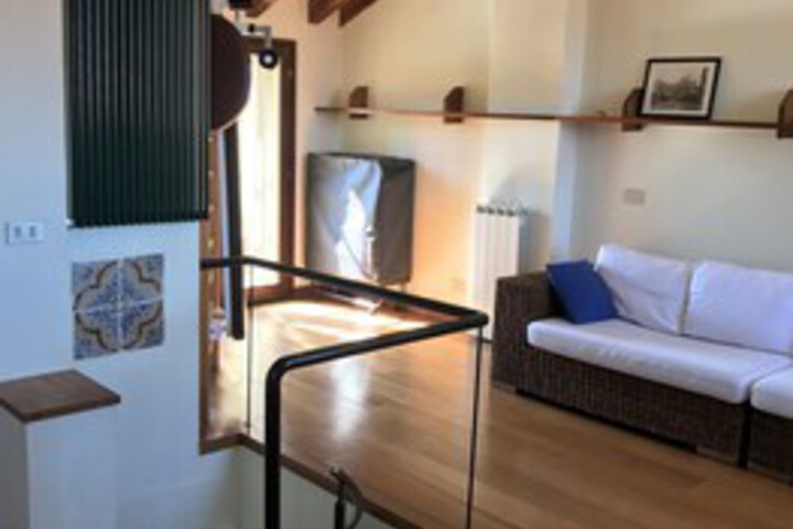Room 10 of 23