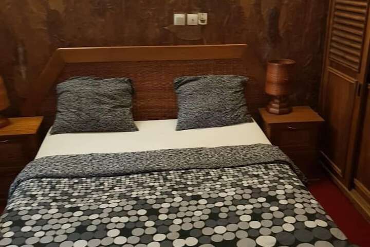 Room 9 of 24