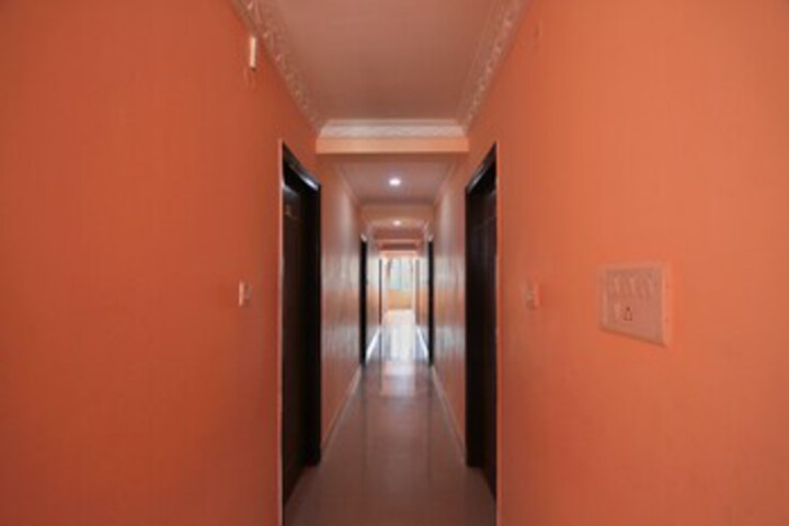Ballroom/Hall 9 of 21