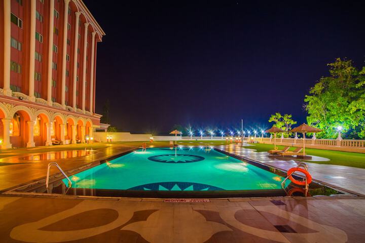 Pool 74 of 120