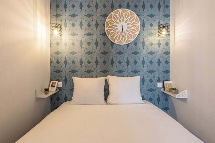 Room 3 of 60