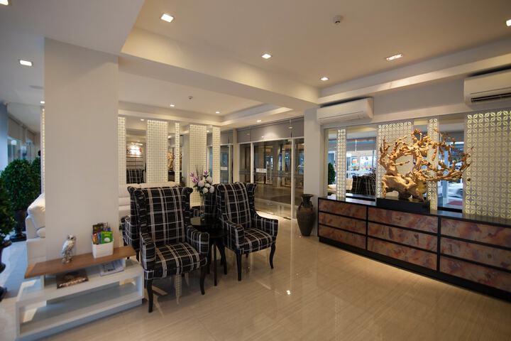 Guest Lobby