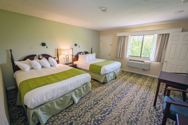 2 Queen Beds Garden View (4 of 8)