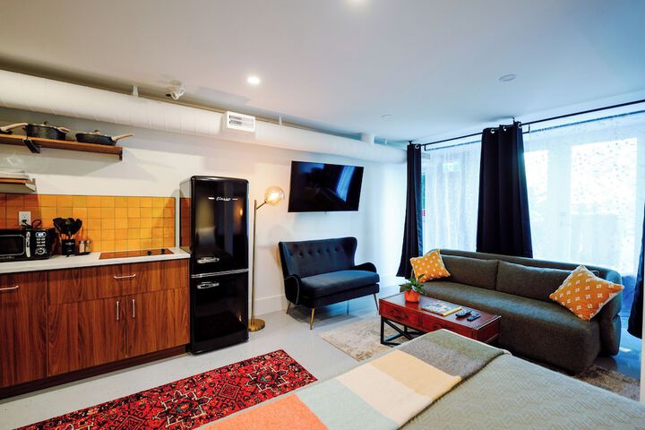 Room 80 of 172
