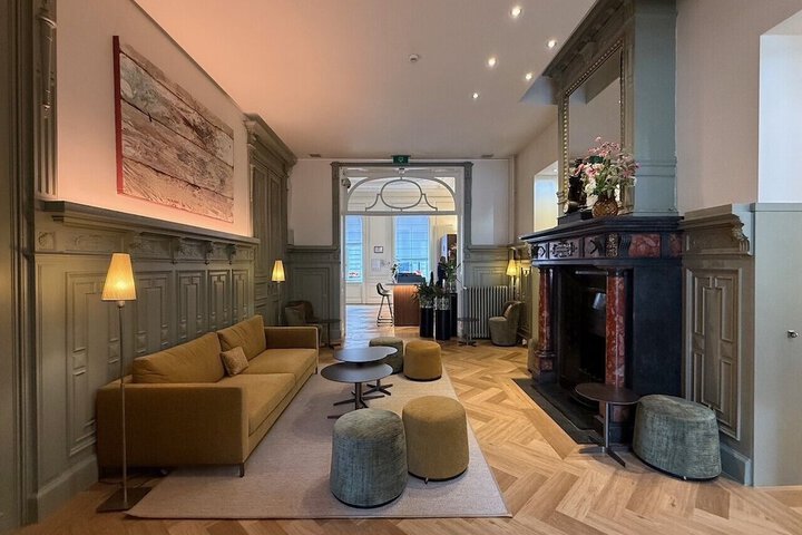 Lobby Entry