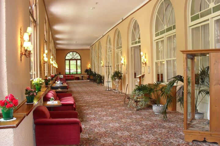 Ballroom/Hall 140 of 161