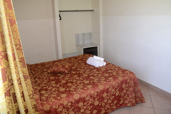Room 19 of 109