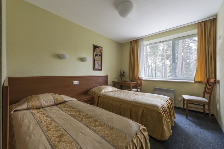 Room 4 of 64
