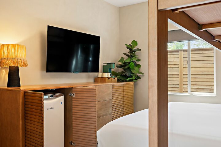 Room 10 of 73