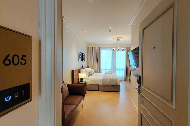 Room 10 of 40