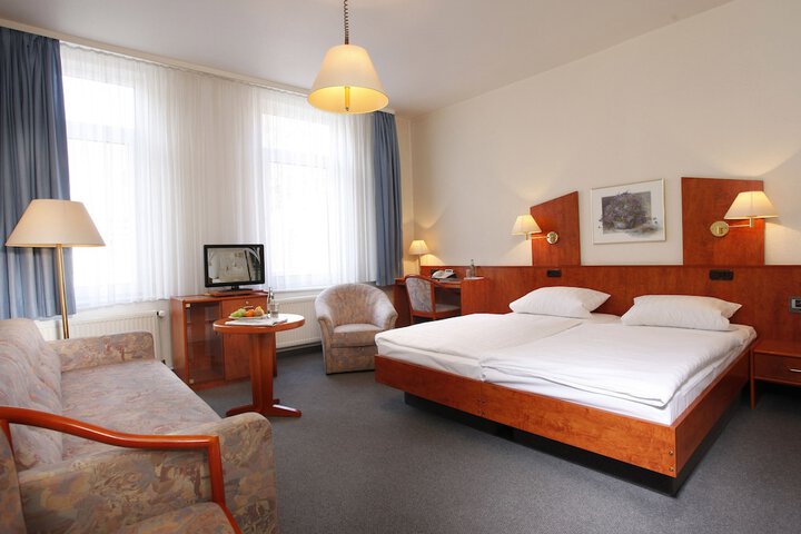 Room 9 of 31