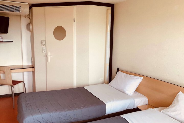 Room 15 of 44