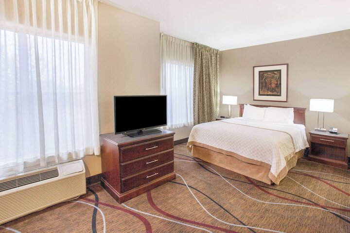 1 Queen Bed Studio Mobility Accessible Suite (1 of 2)