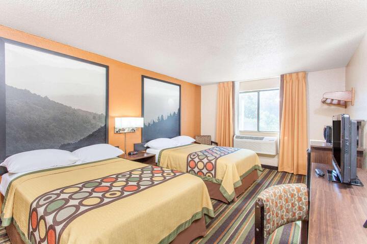 2 Double Beds (1 of 4)