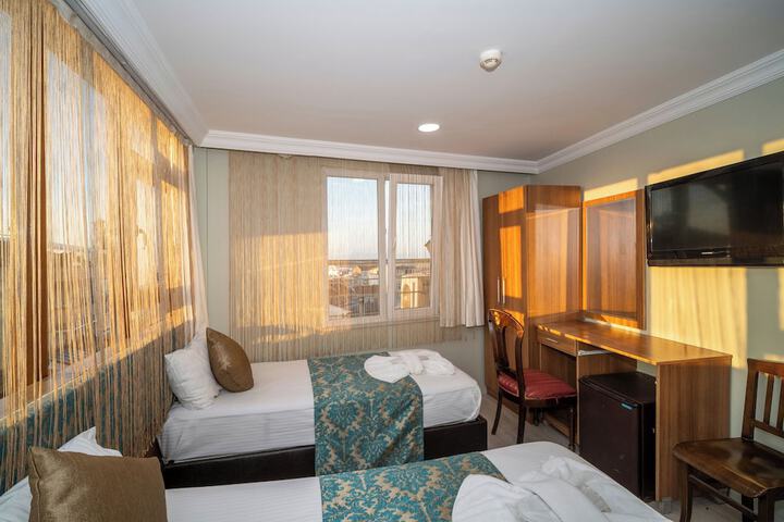 Room 30 of 90