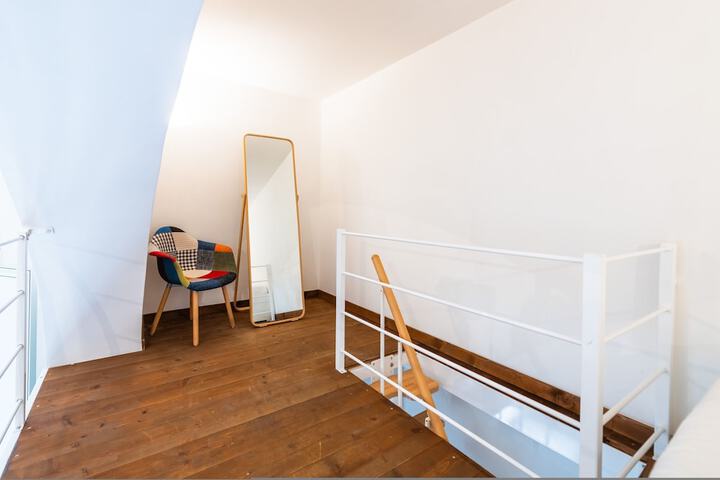 Room 22 of 26