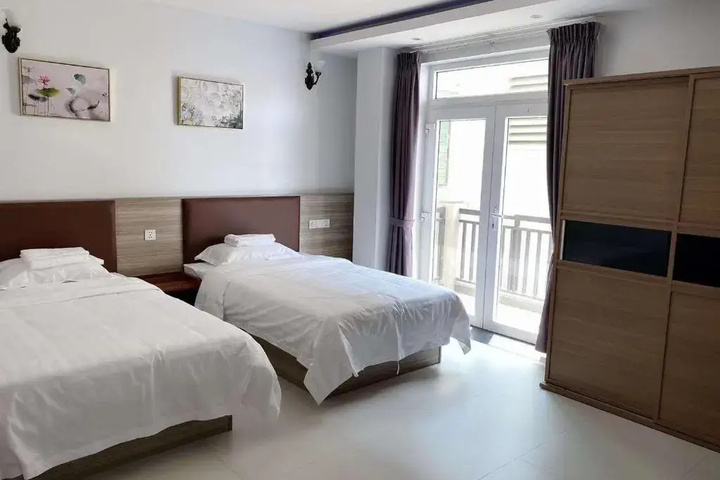Room 2 of 11