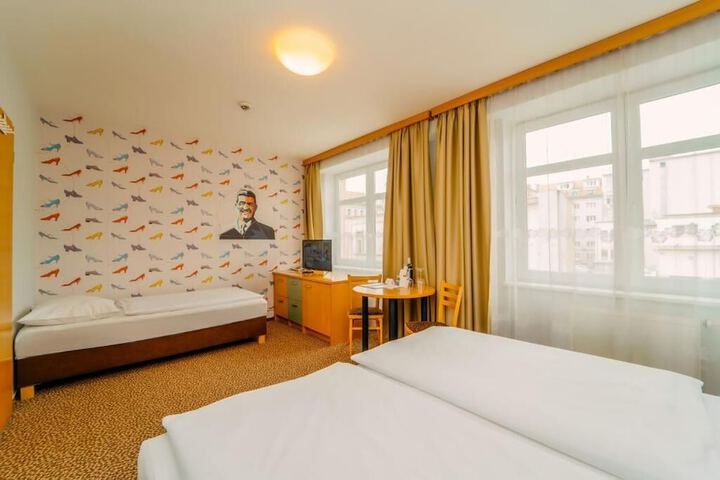 Room 7 of 23